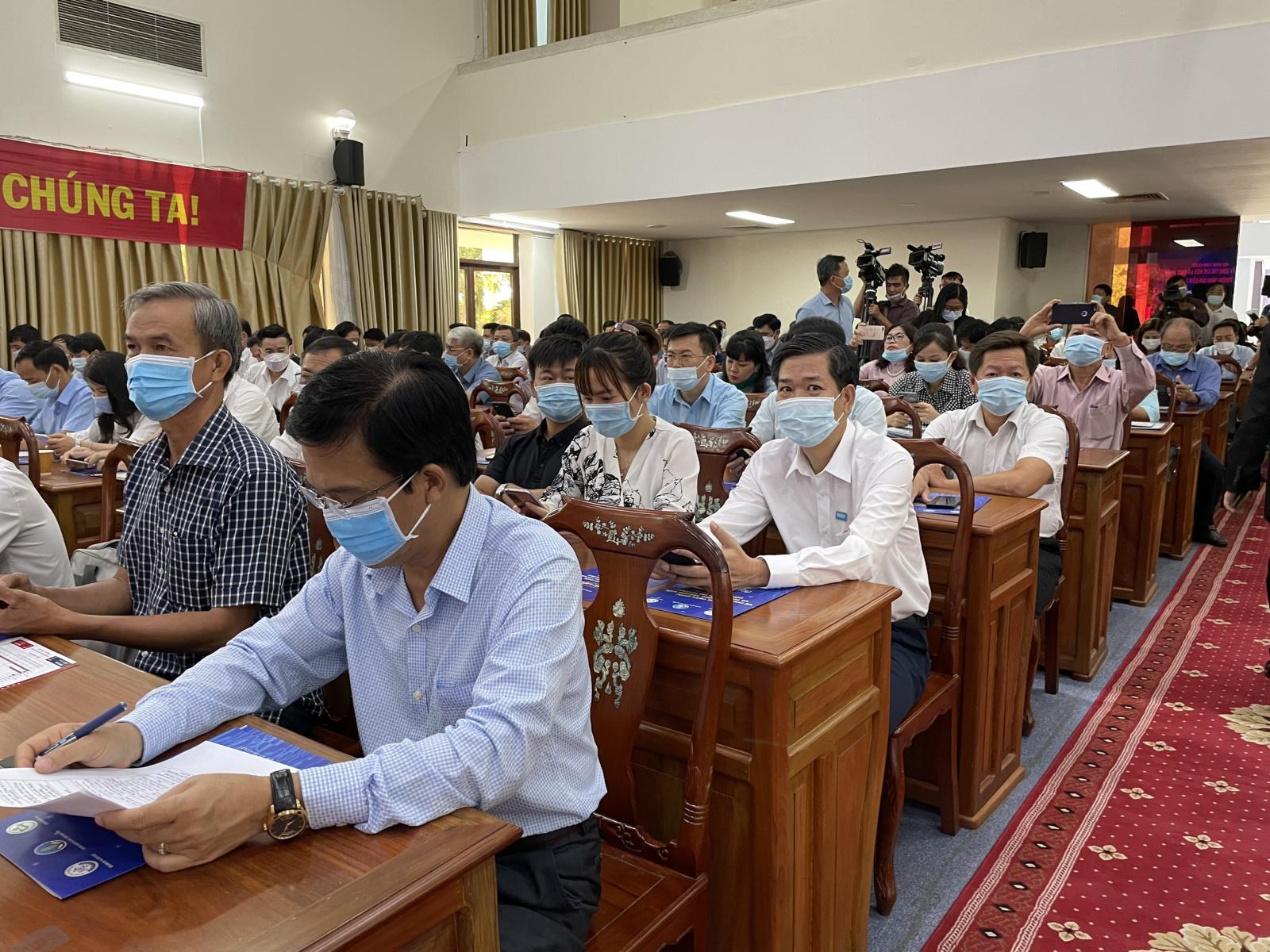 Tổng Giám đốc Công ty TNHH Công nghệ NHONHO - Ông Hoàng Bá Nghị tham gia hội nghị